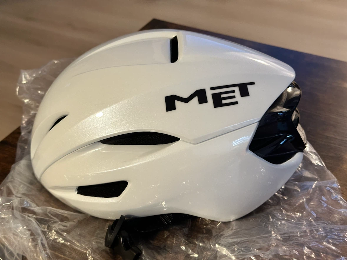 MET White Cycling Helmet - photo 3