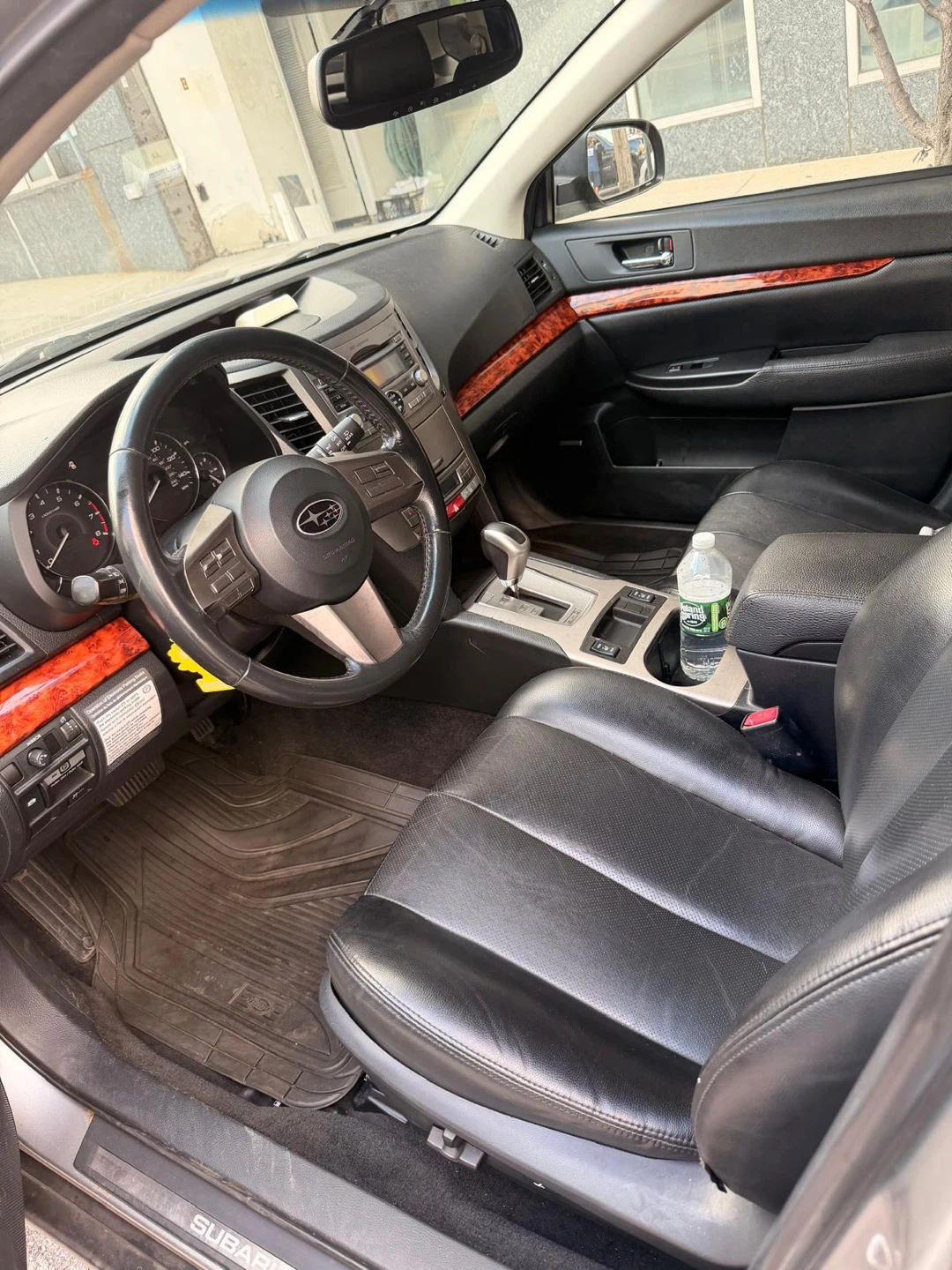 2011 Subaru Outback 2.5i Silver - photo 2