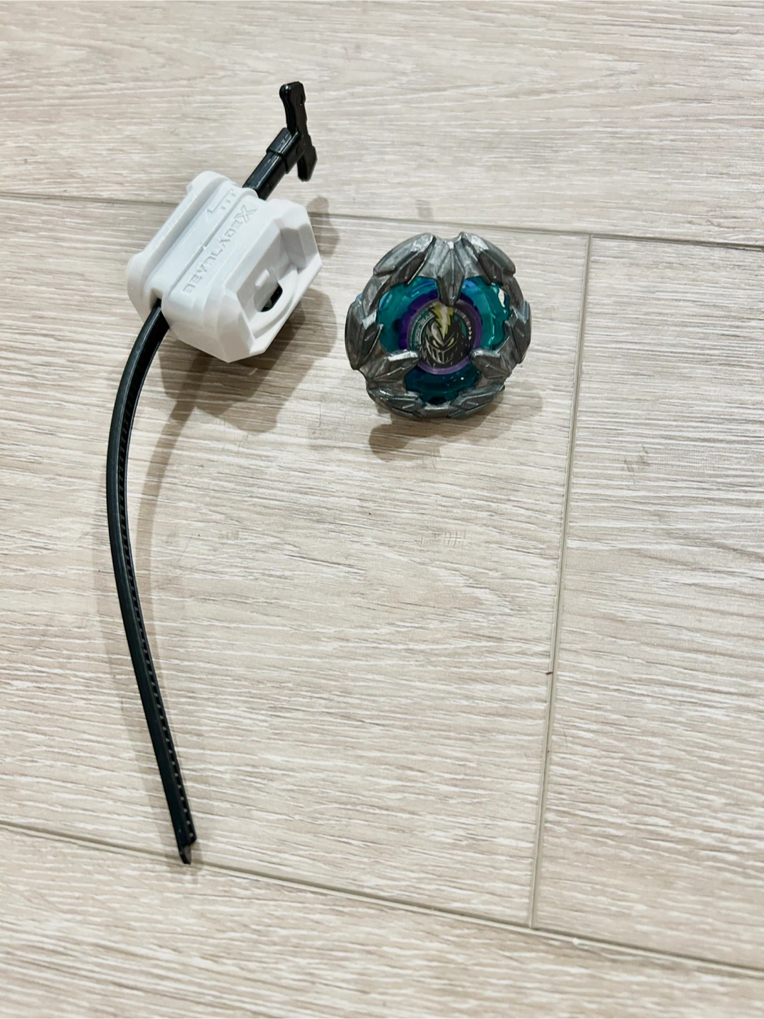 Beyblade X - Lance Knight 4-80 HN (Like New) - photo 2