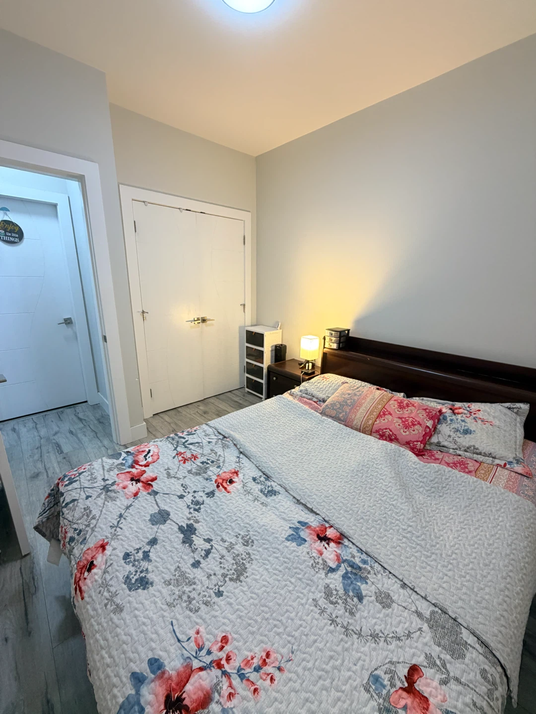 Queen mattress+Queen size box spring+ head board/head rest
