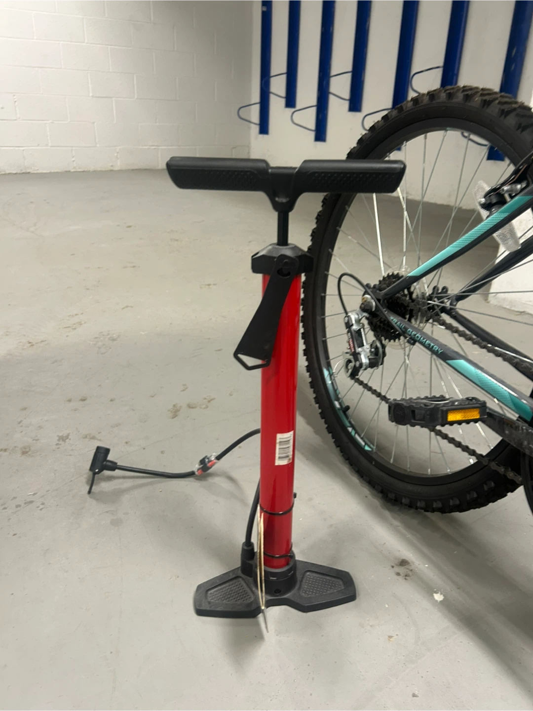 Supercycle Nitro Mountain Bike with Pump - photo 3