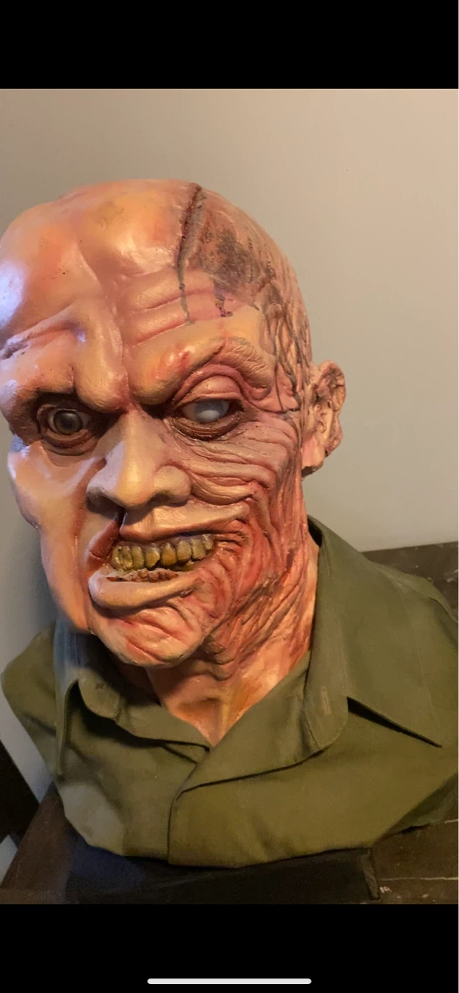Friday the 13th Jason Voorhees "The Final Chapter" Bust - photo 2