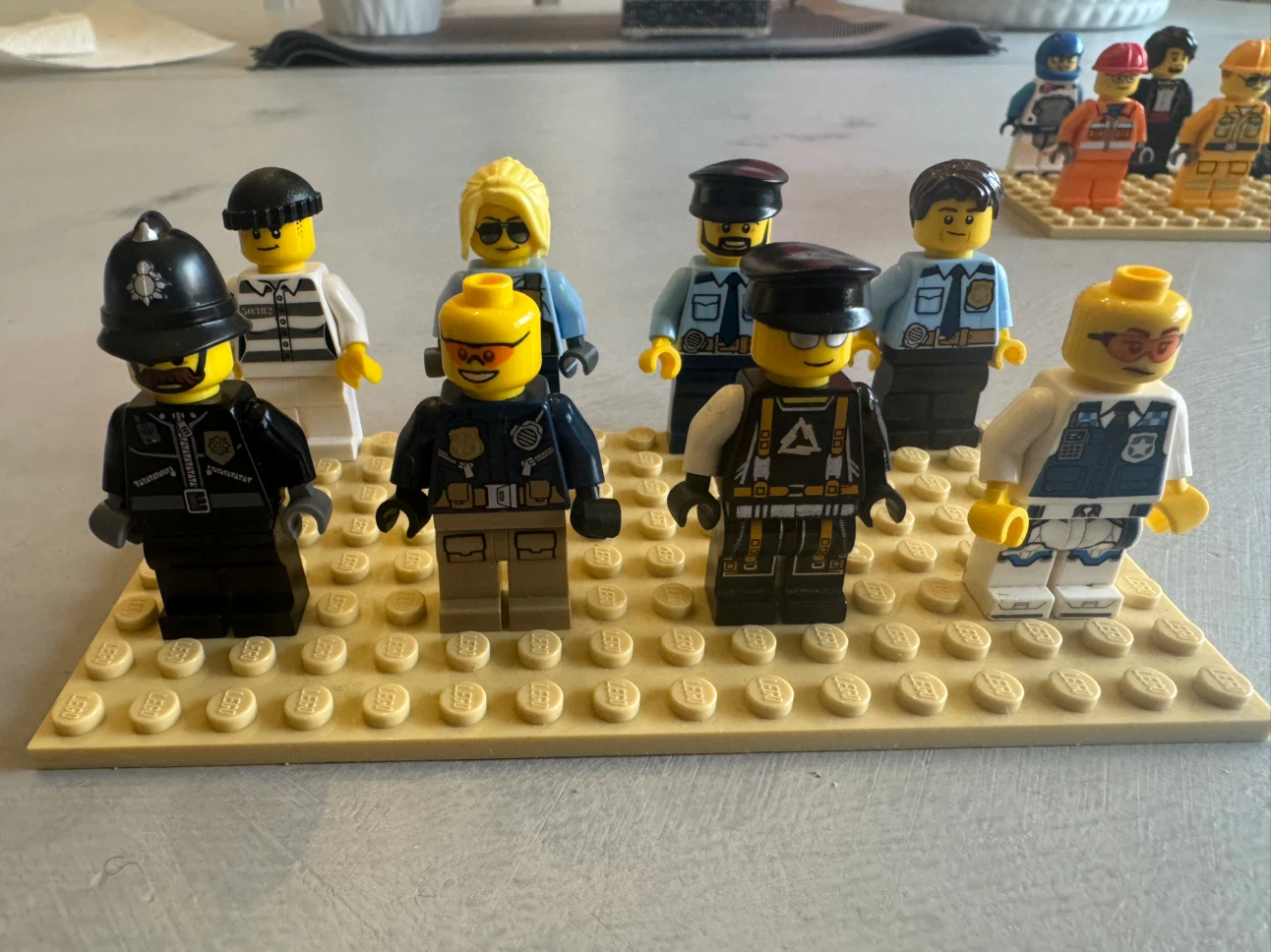 Lego Minifigure Lot - photo 2