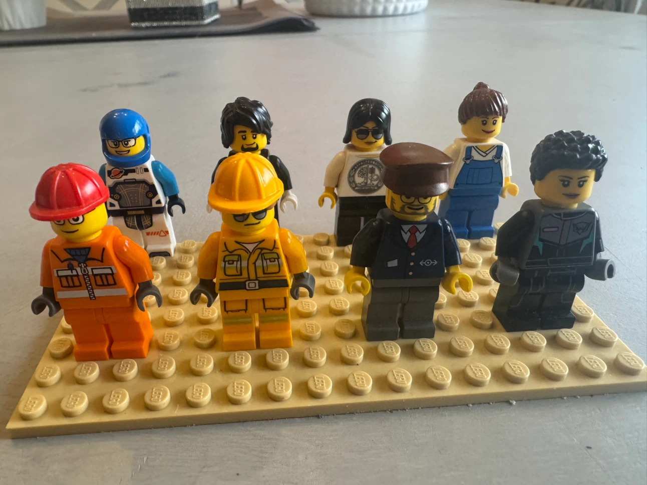 Lego Minifigure Lot - photo 3