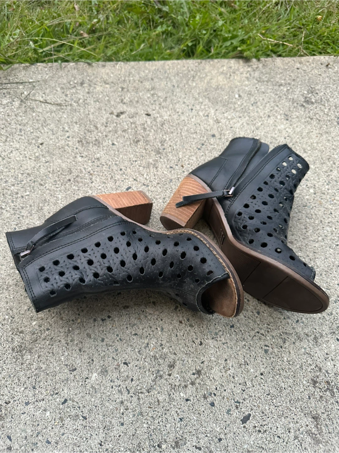 TOMS Black Perforated Peep-Toe Ankle Boots - photo 3