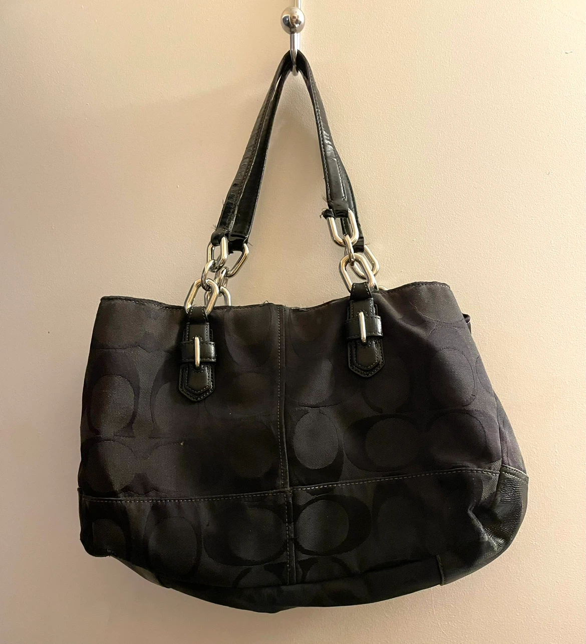 Authentic Coach Signature Black Logo Handbag - Good Condition - photo 2