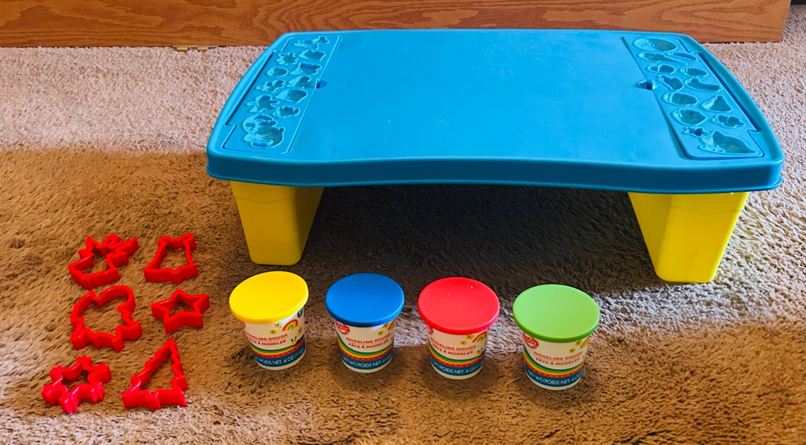 Play-Doh  Table with accessories - photo 2