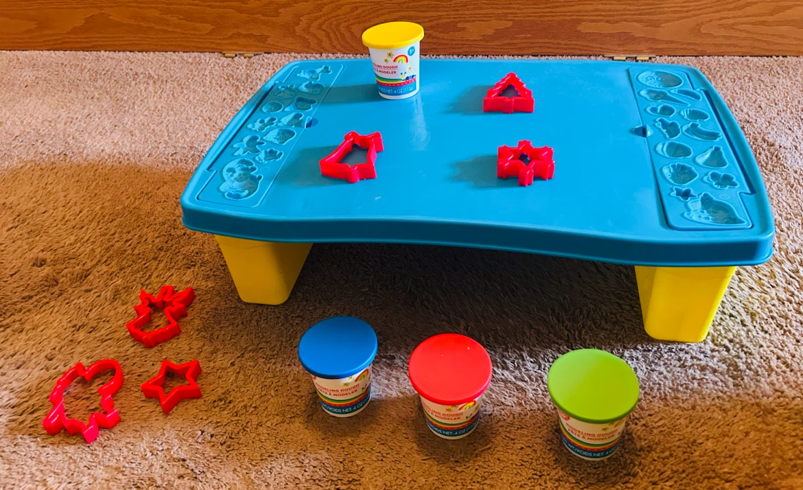 Play-Doh  Table with accessories - photo 5