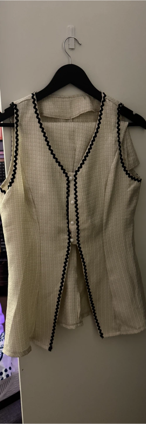 Women's Sleeveless Vest with Black Trim