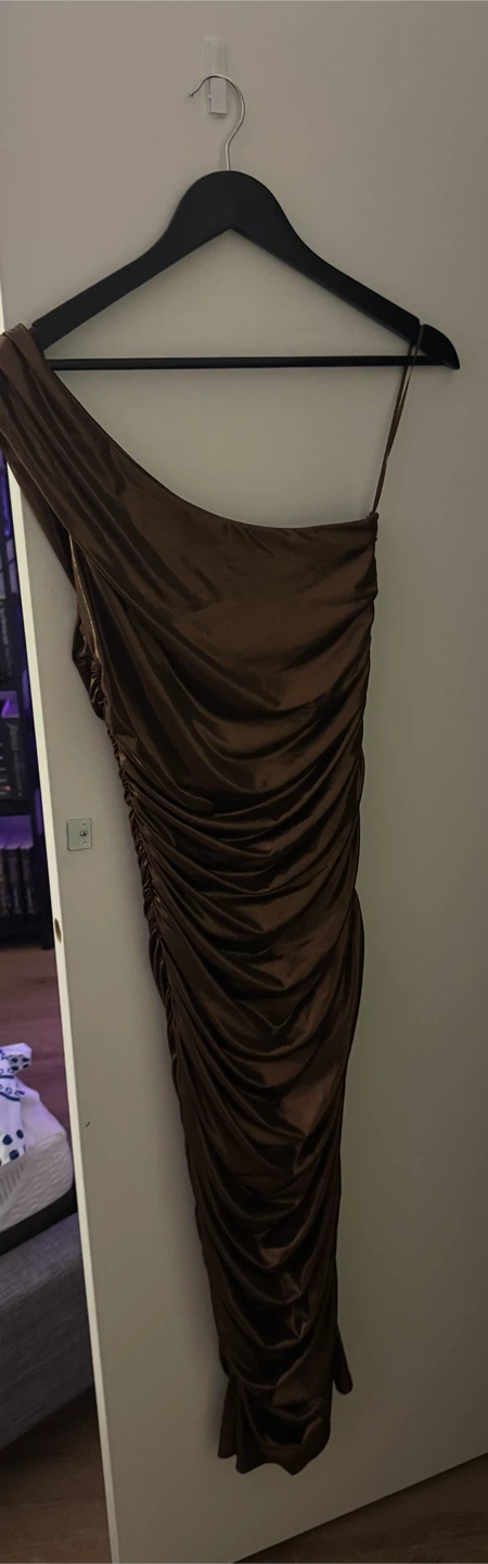 Brown One-Shoulder Ruched Dress