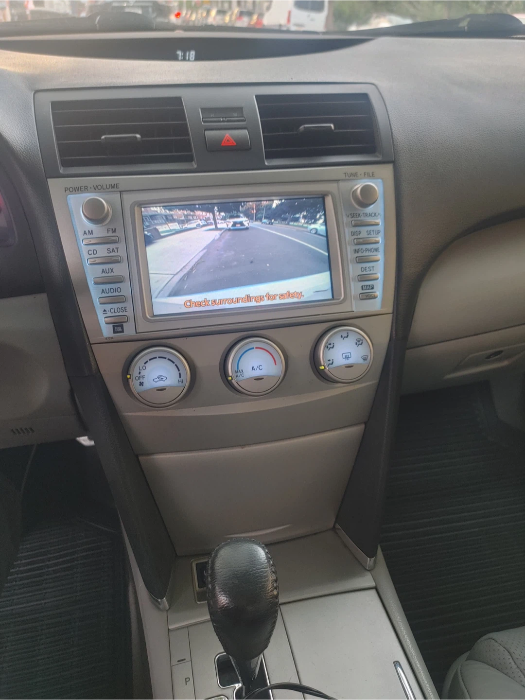 2011 Toyota Camry LE V6 / SE V6 / XLE V6 Sedan - photo 3