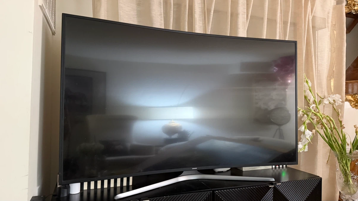 Samsung Curved TV - photo 2