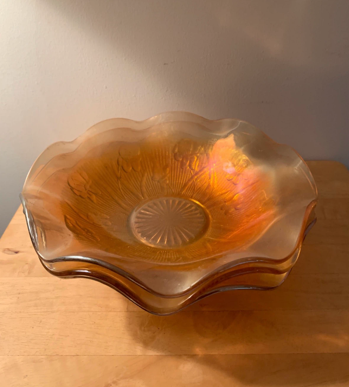 3 Vintage Iridescent Glass Bowls - photo 2