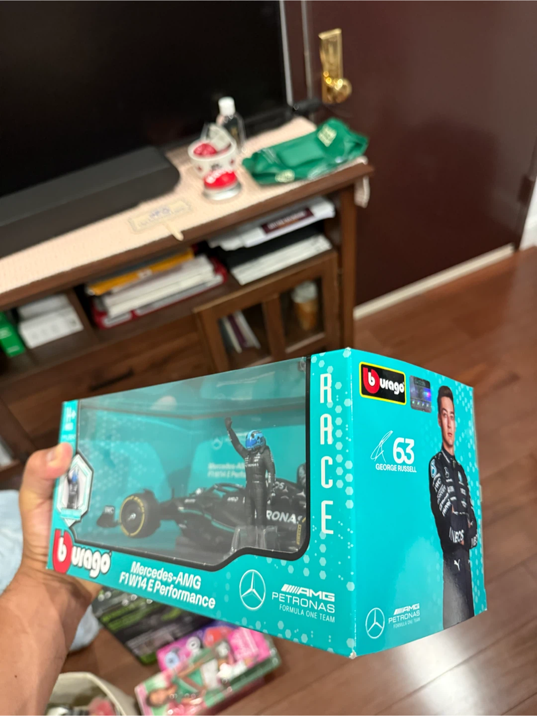 Burago 1:24 Mercedes-AMG F1 W14 E Performance George Russell - photo 2