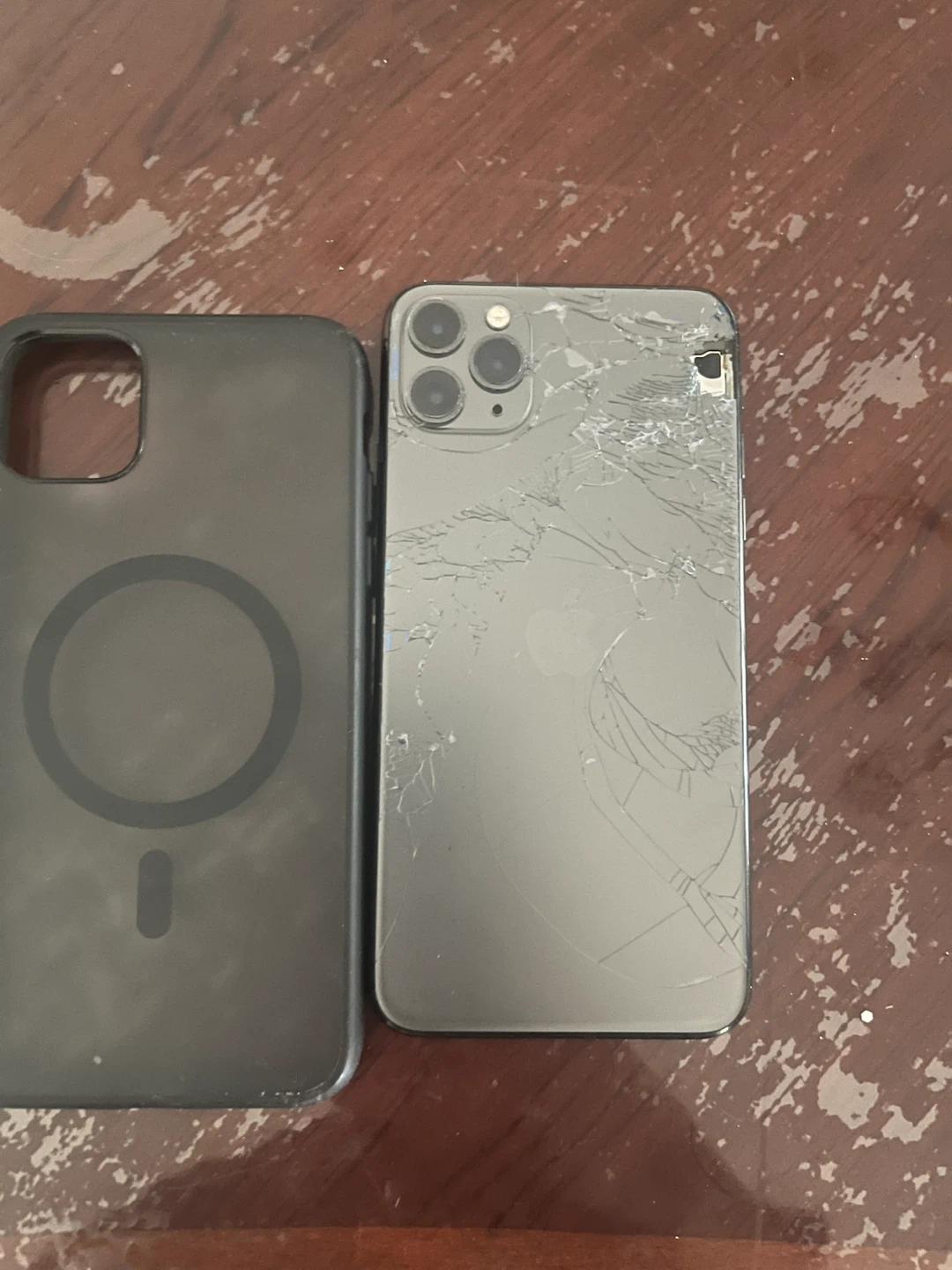 Apple iPhone 11 Pro Max - photo 3