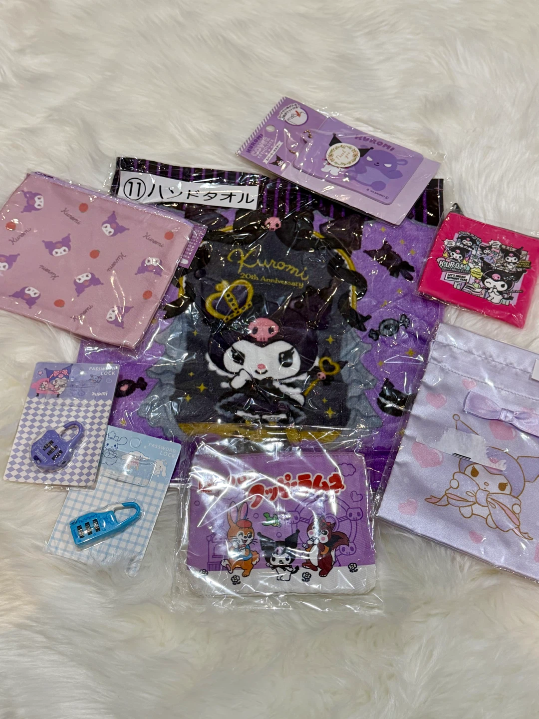 Kuromi and Friends Sanrio Lot - Hand Towel, Locks, Pouch - photo 2