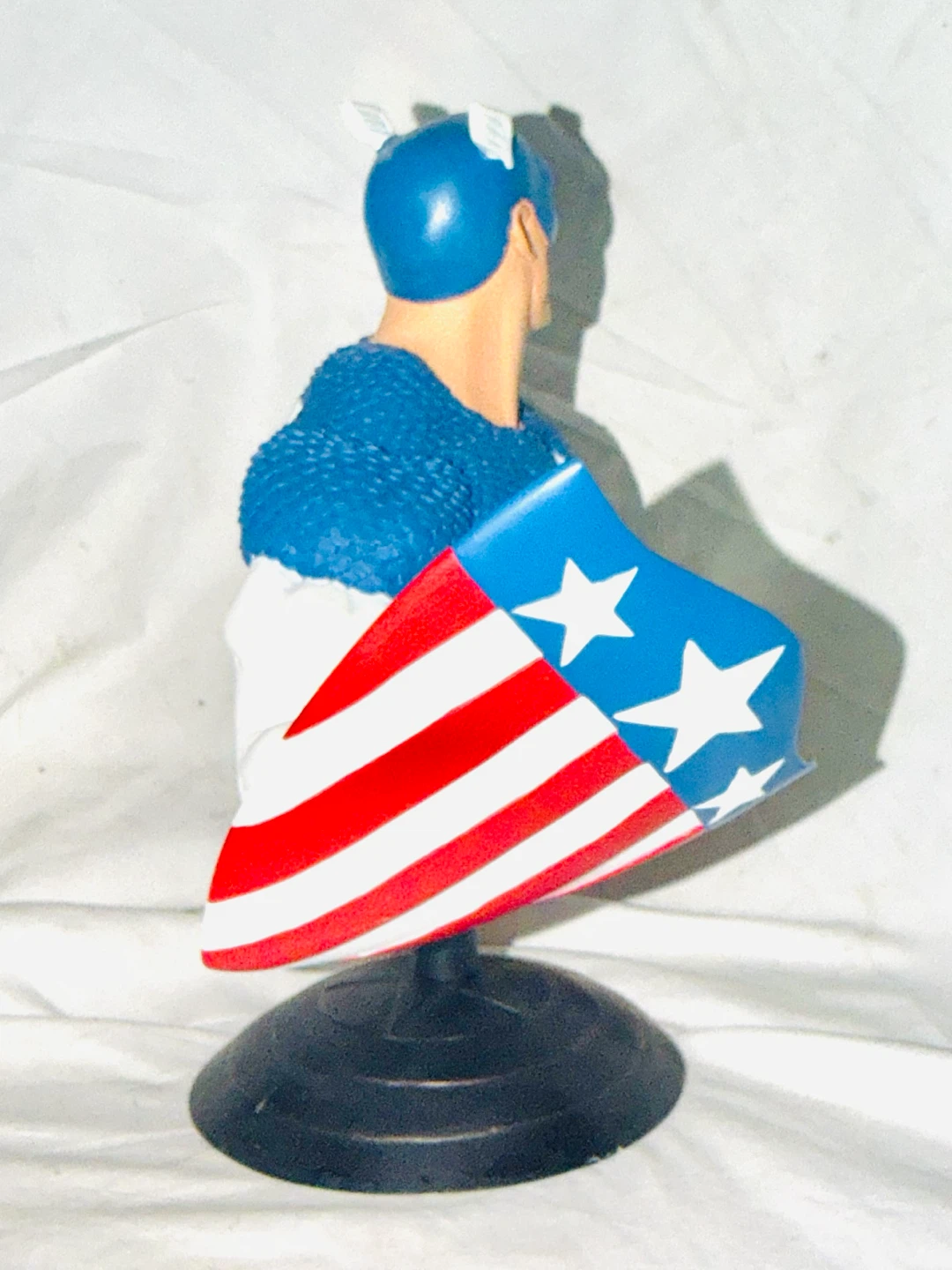 Marvel Captain America "Golden Age" Bust - photo 3