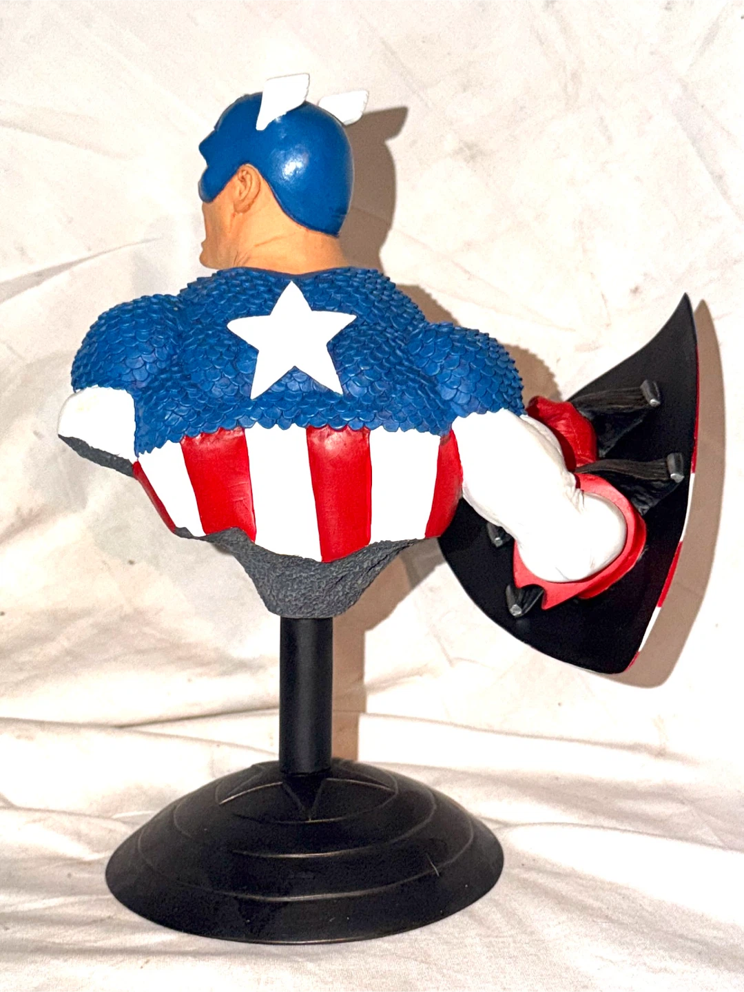 Marvel Captain America "Golden Age" Bust - photo 4