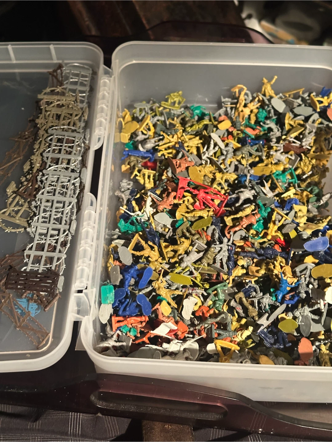 Lot of vintage plastic soldiers