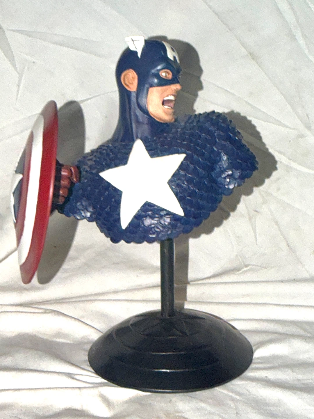 Captain America Silver Age Bust Statue - photo 3