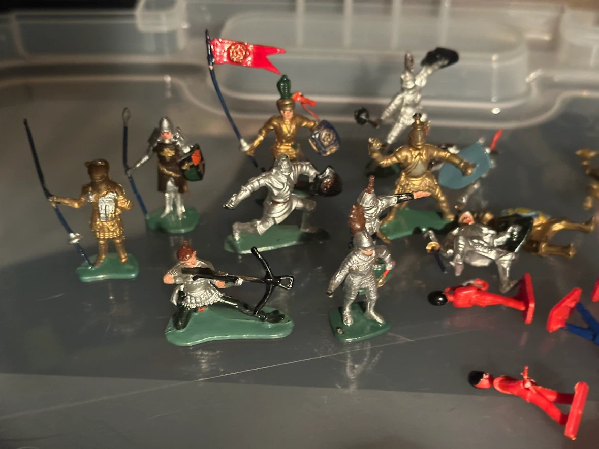 Vintage plastic British soliders / medieval - photo 4