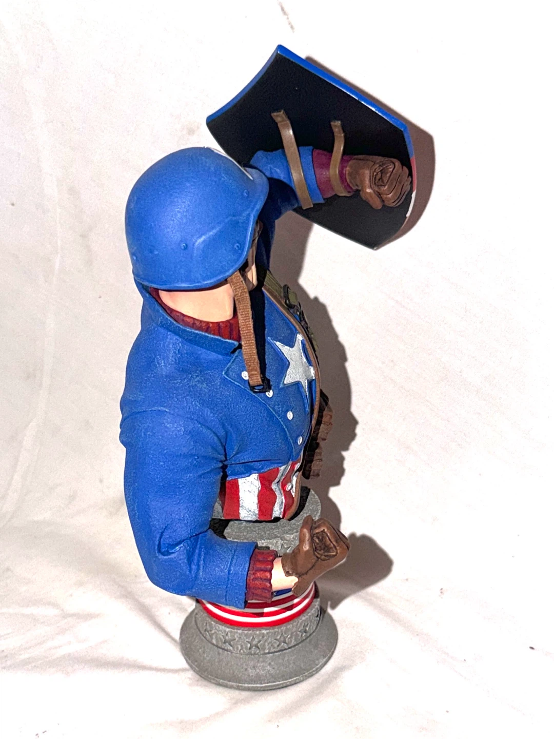 Ultimate Captain America bust WWII  avengers Statue - photo 3