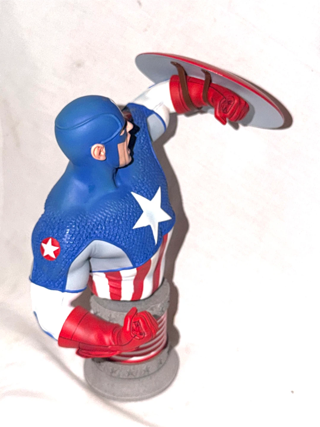 Marvel ultimate Captain America Bust Ststue modern - photo 3