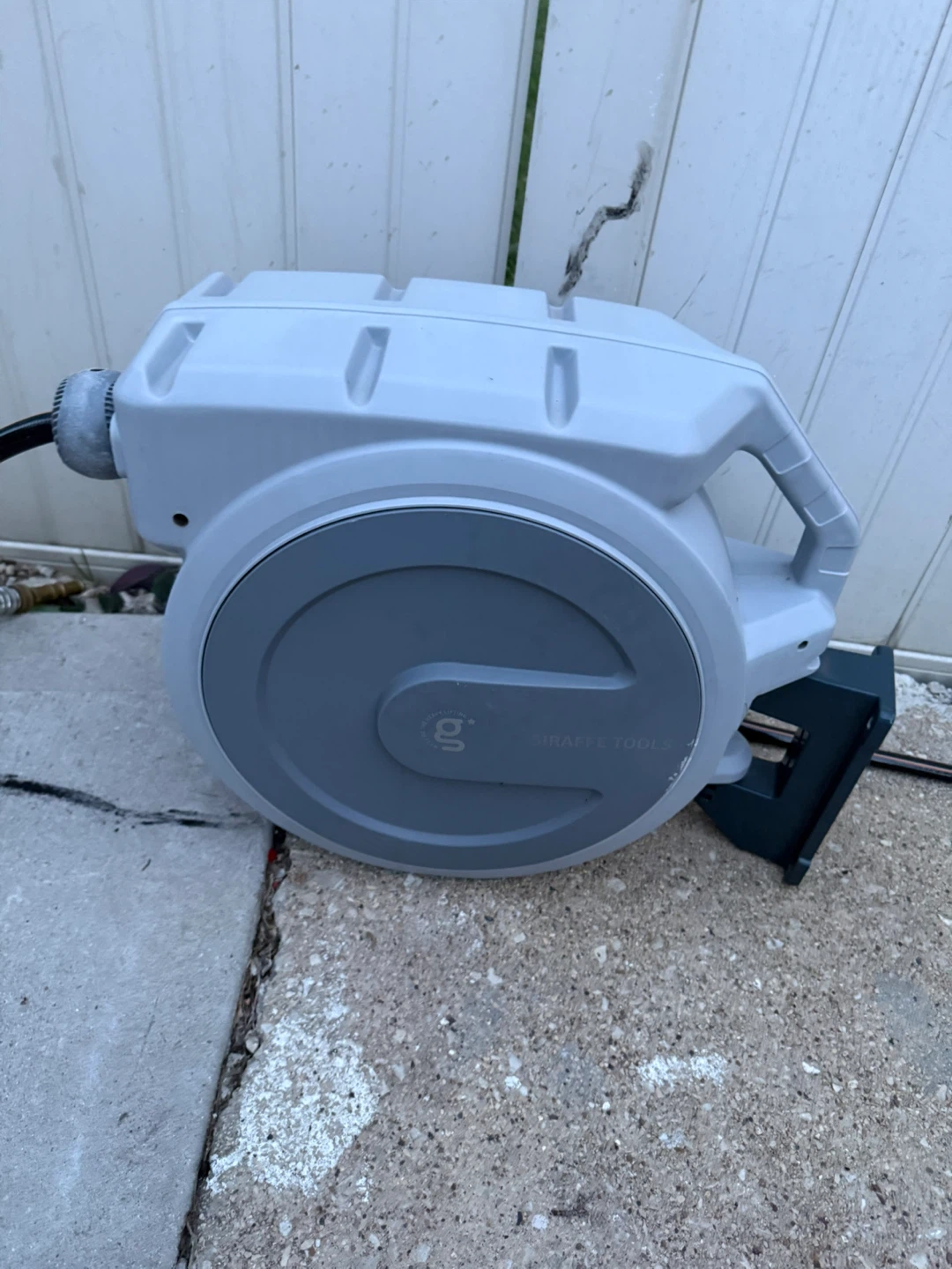 Giraffe Tools Retractable Garden Hose Reel - photo 2