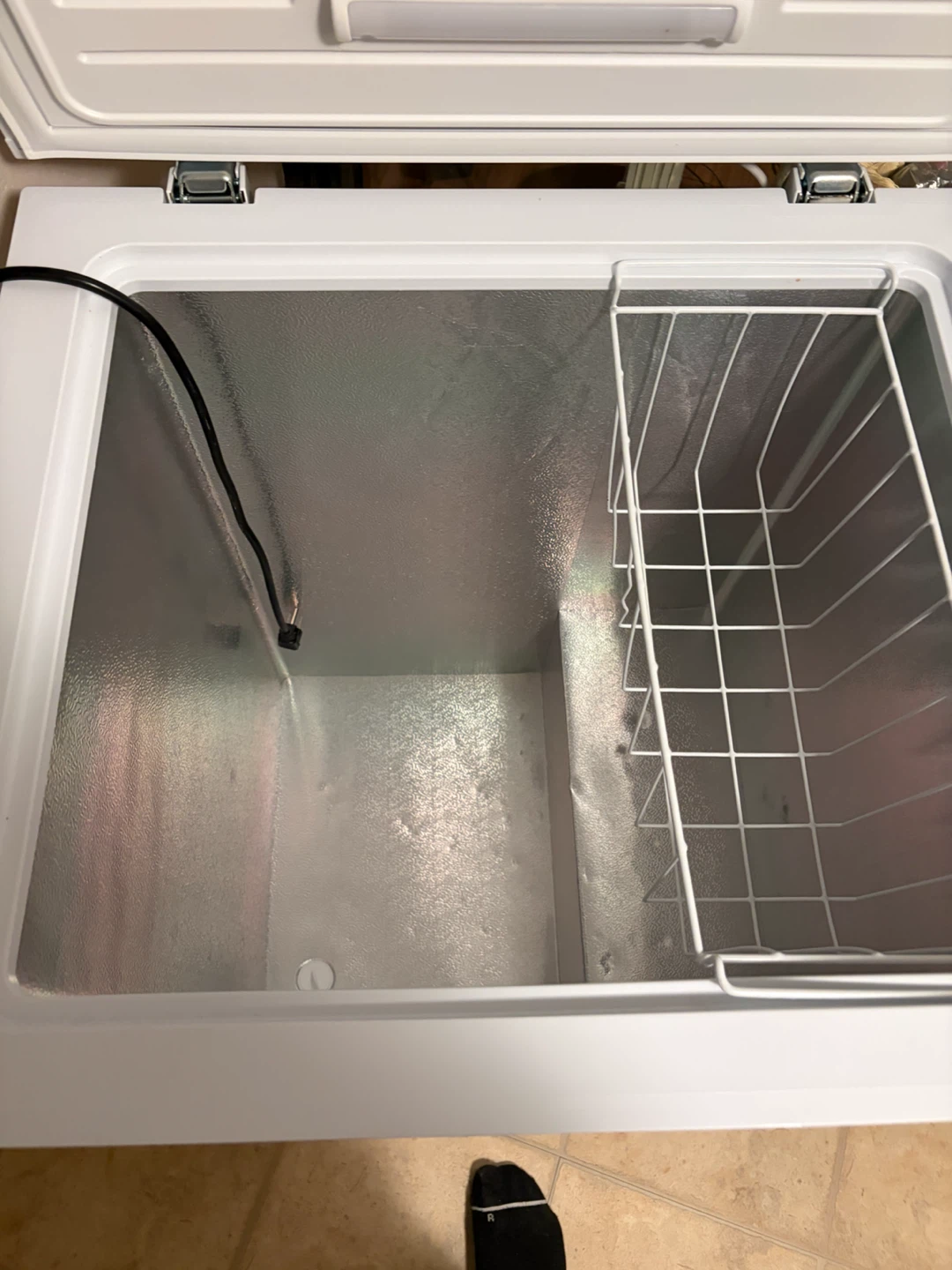 Insignia Chest Freezer - photo 5