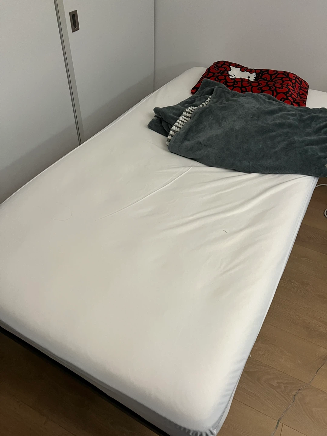 [FREE - 8/30] Twin XL mattress and Bed Frame - photo 2