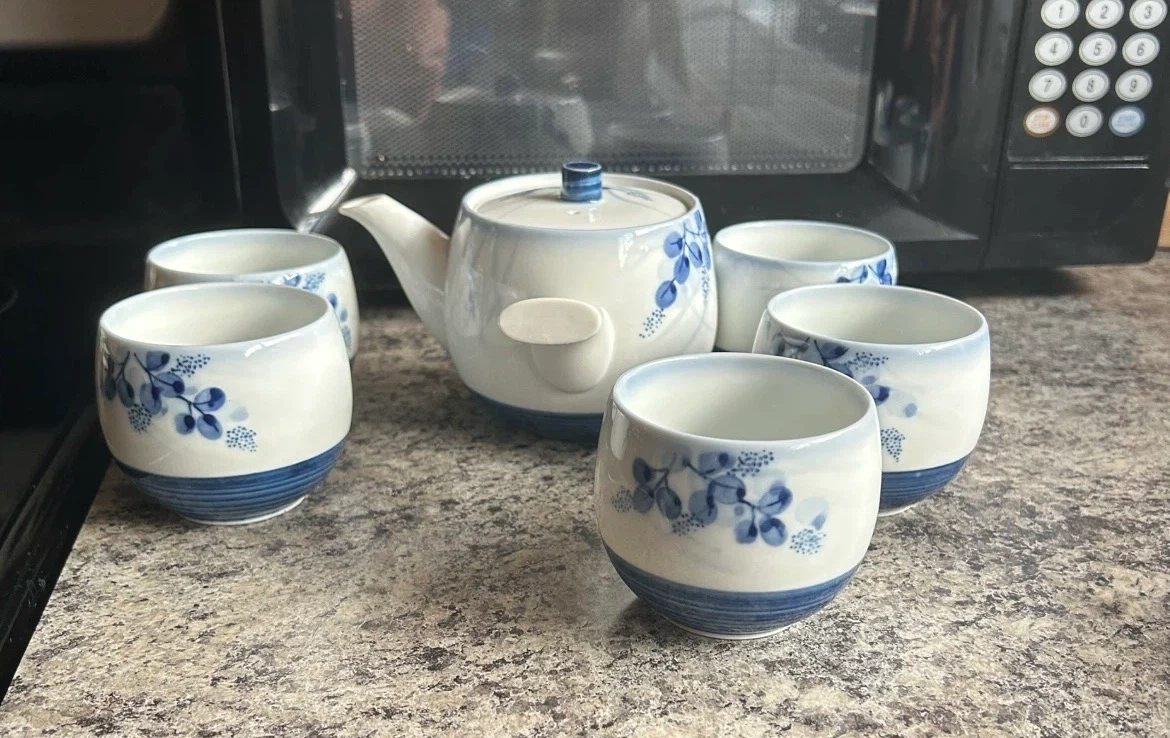 Japanese Tea Set - Teapot and 5 Cups