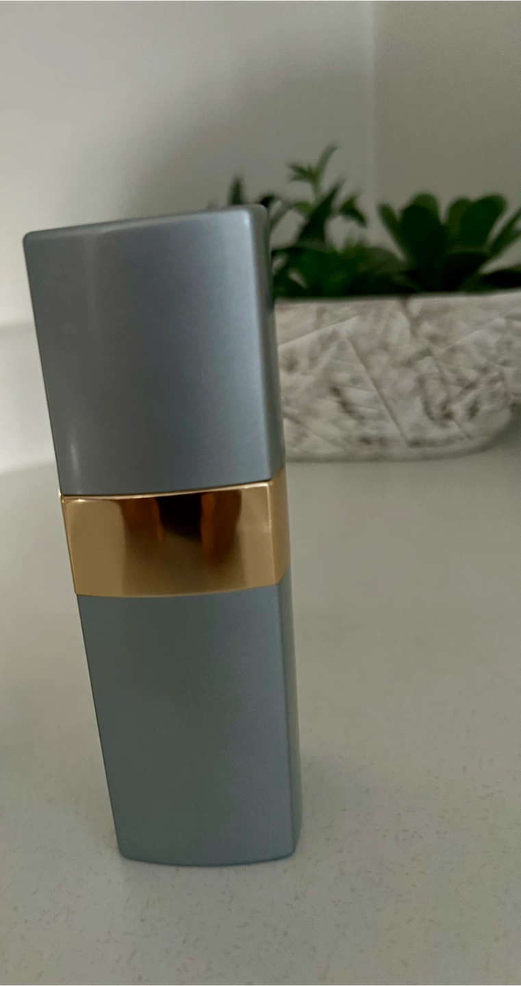 Chanel N°19 Eau de Toilette Refillable Spray 50 ml - photo 3