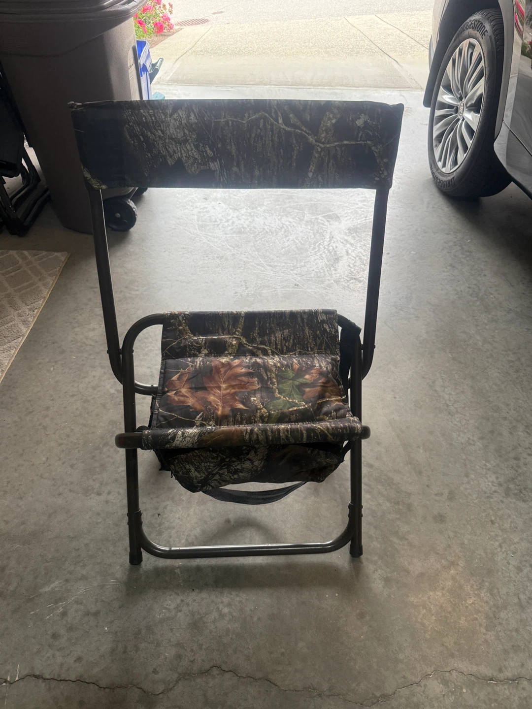 Folding Chair with a cooler bag and strap - photo 2