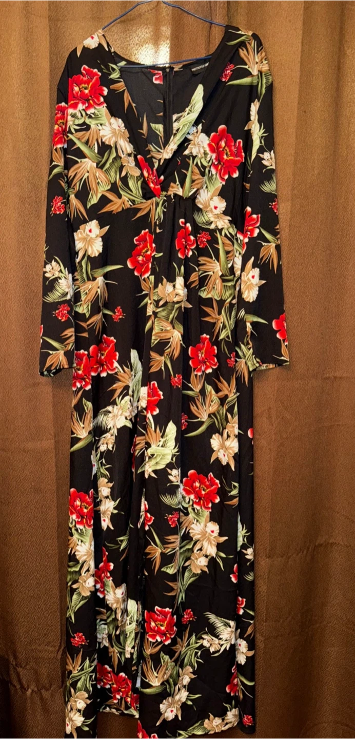 PrettyLittleThing Black Floral Long Sleeve Maxi Dress