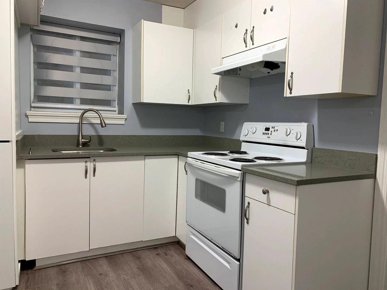 2 bedroom basement for rent - photo 4