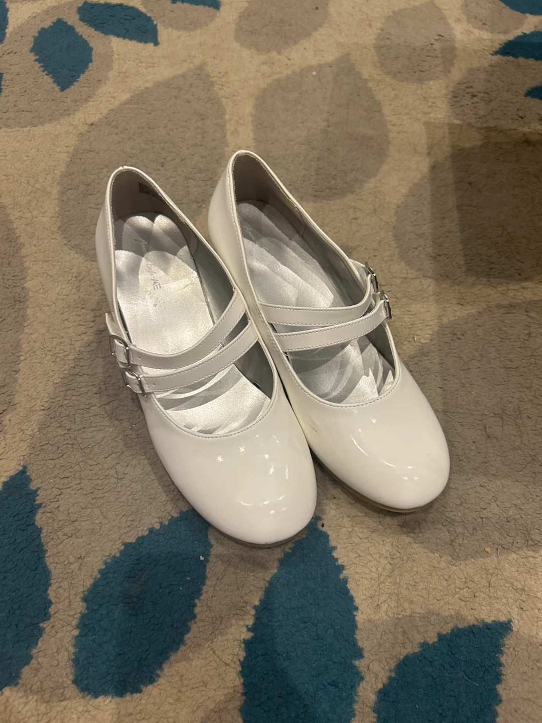 White patent Mary Jane shoes - photo 2