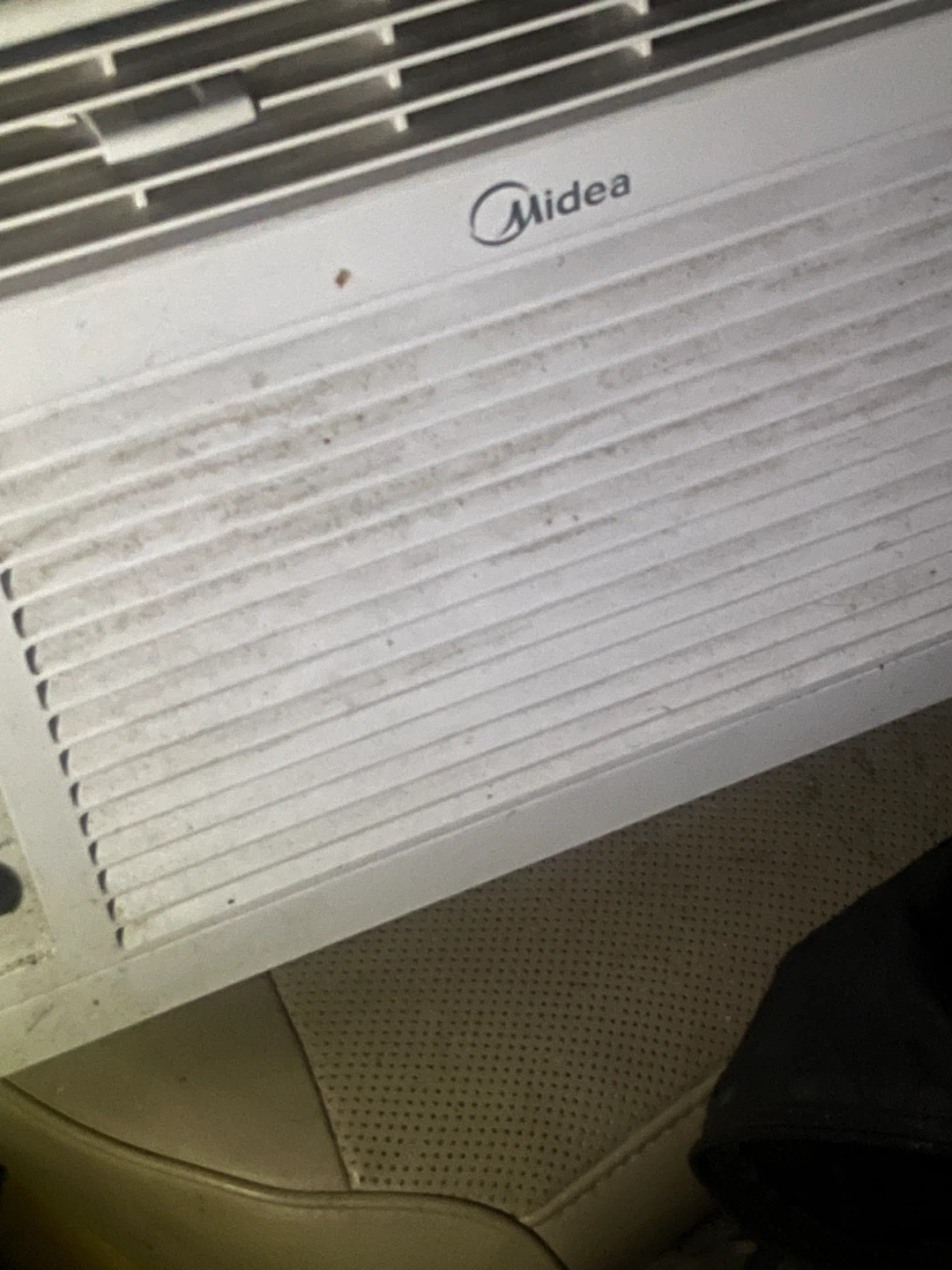 Midea Window Air Conditioner - photo 2