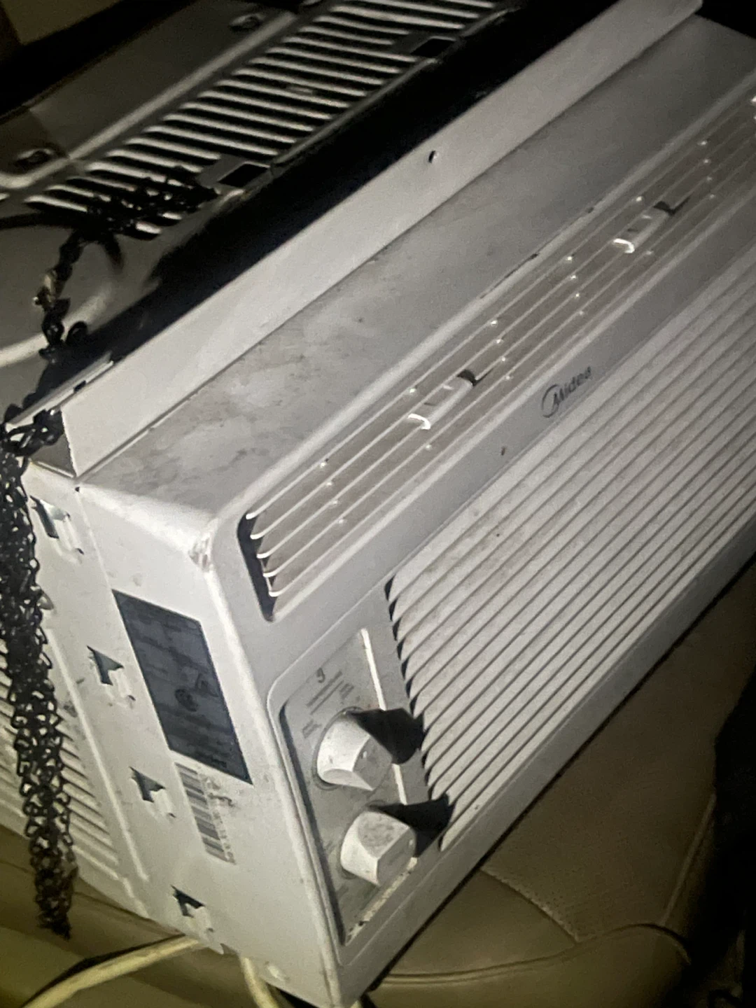 Midea Window Air Conditioner - photo 3