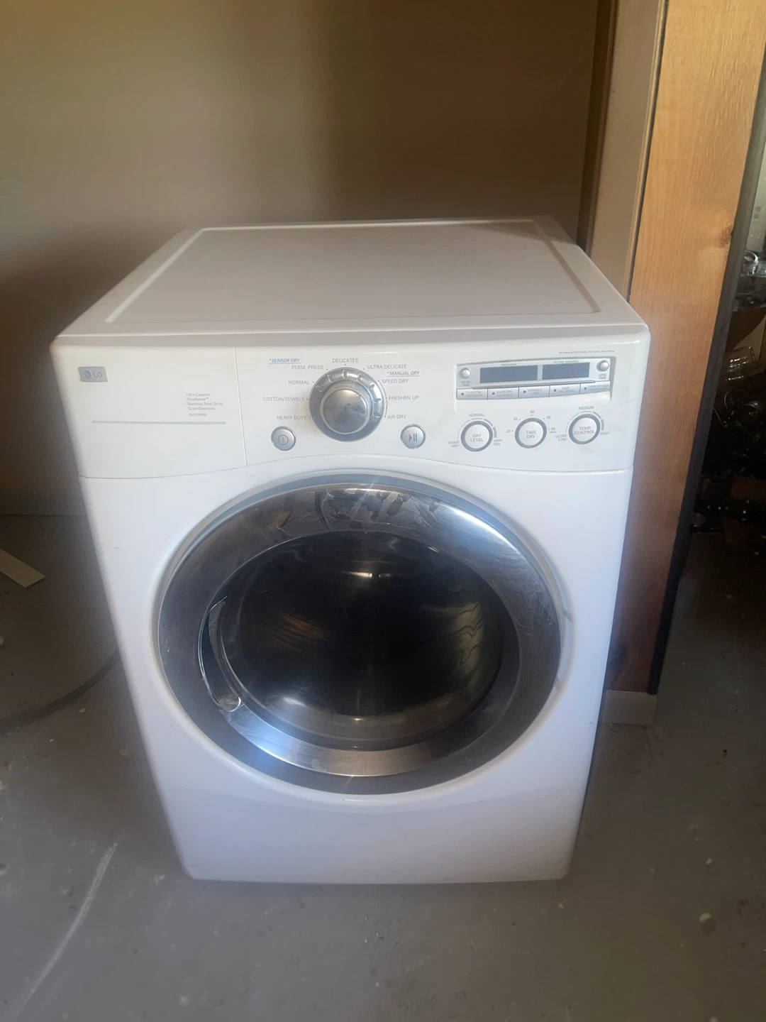 LG Front Load Washing Machine - photo 2
