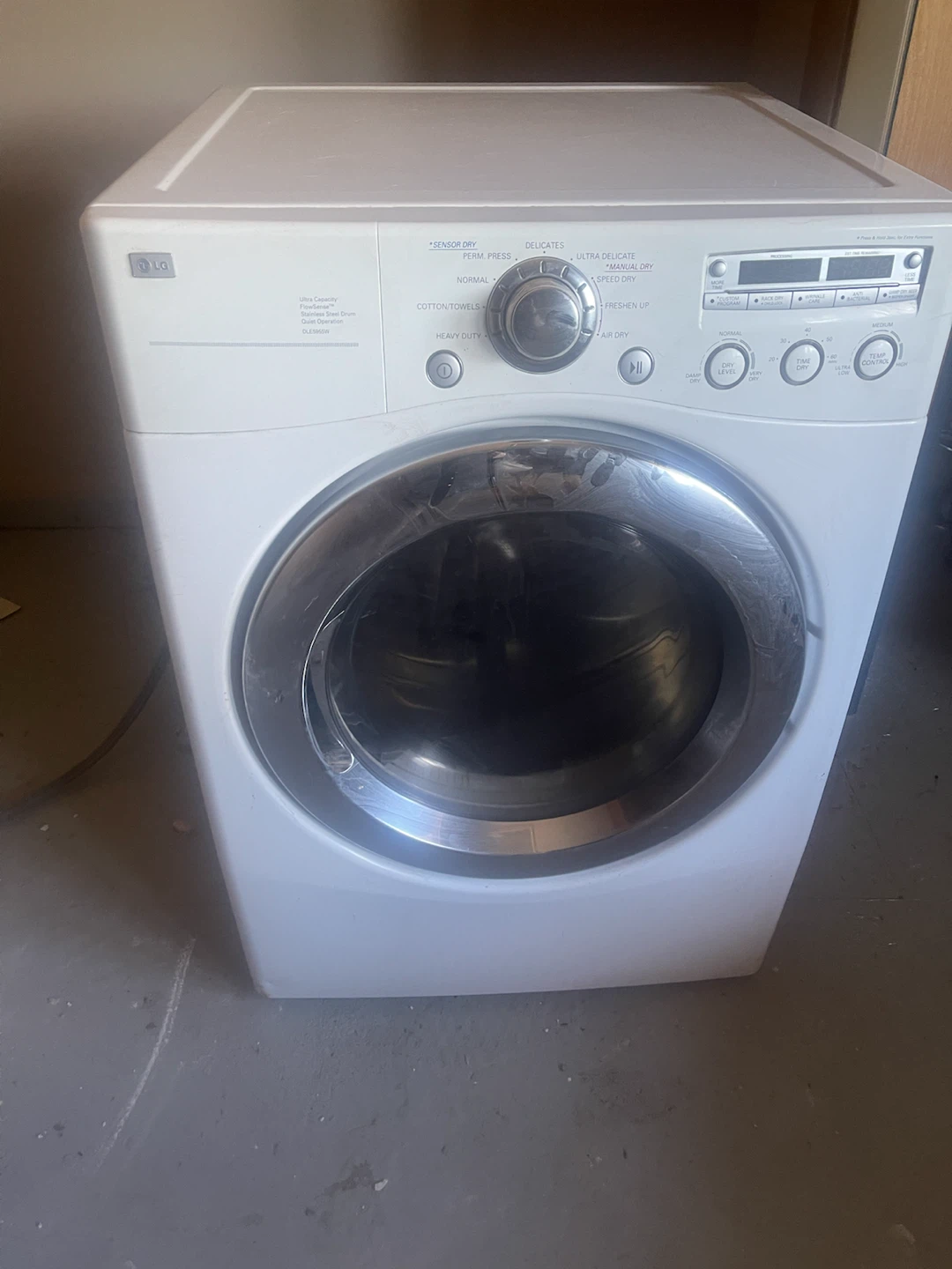 LG Front Load Washing Machine - photo 5