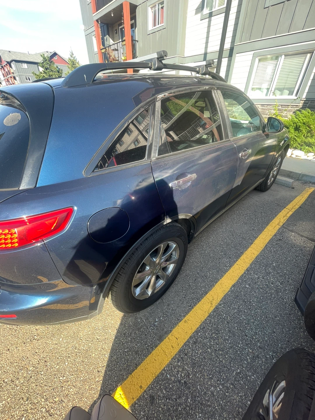 Infiniti FX35 SUV - photo 4