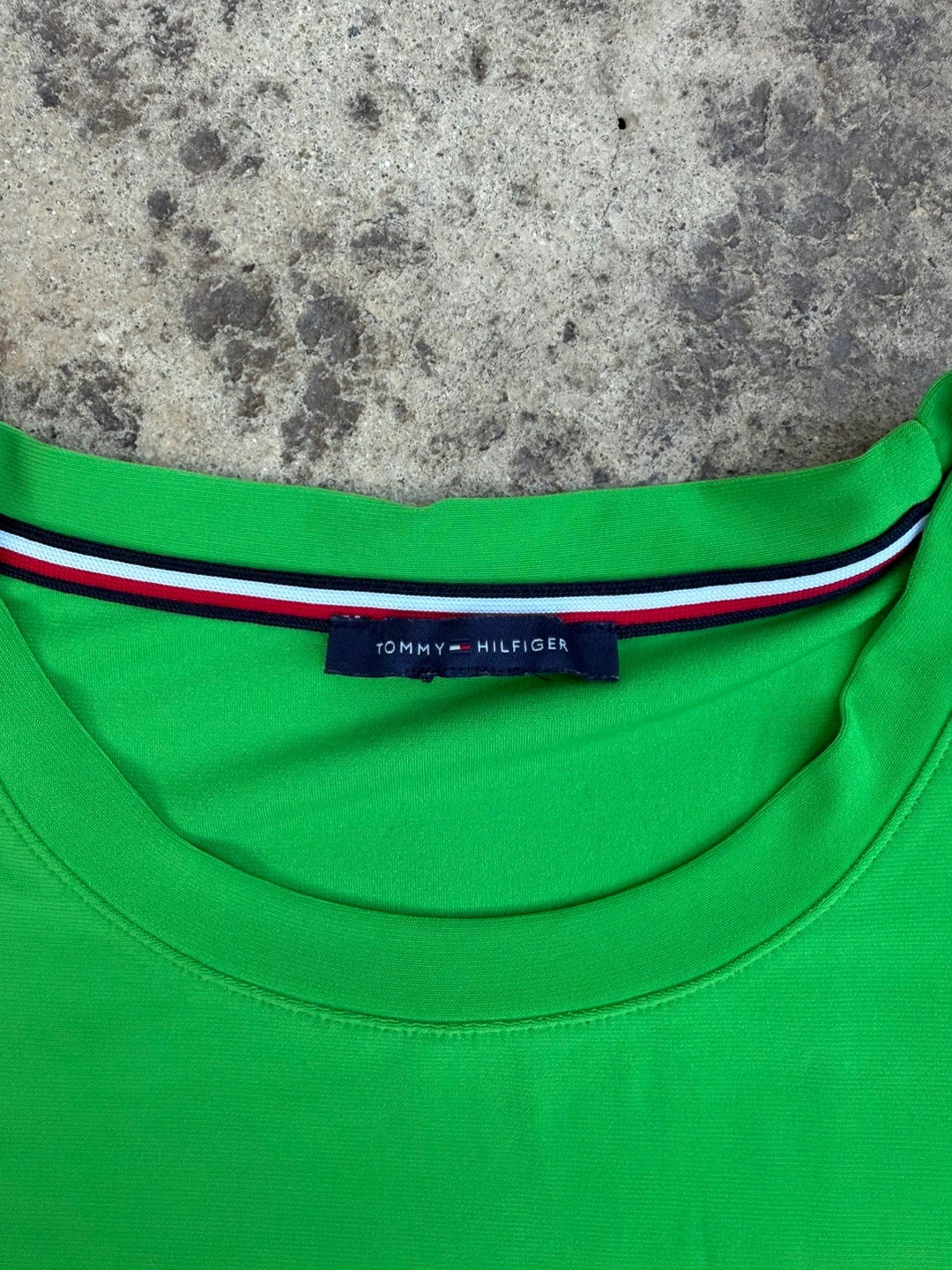 Tommy Hilfiger Green T-Shirt - Size Medium - photo 3