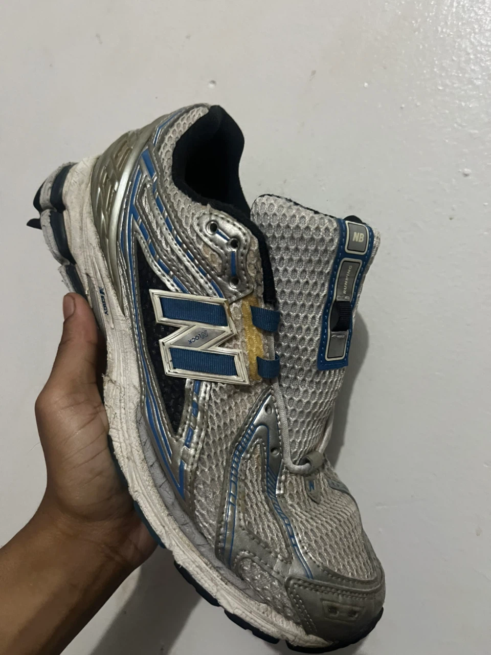 Used new balance size 11