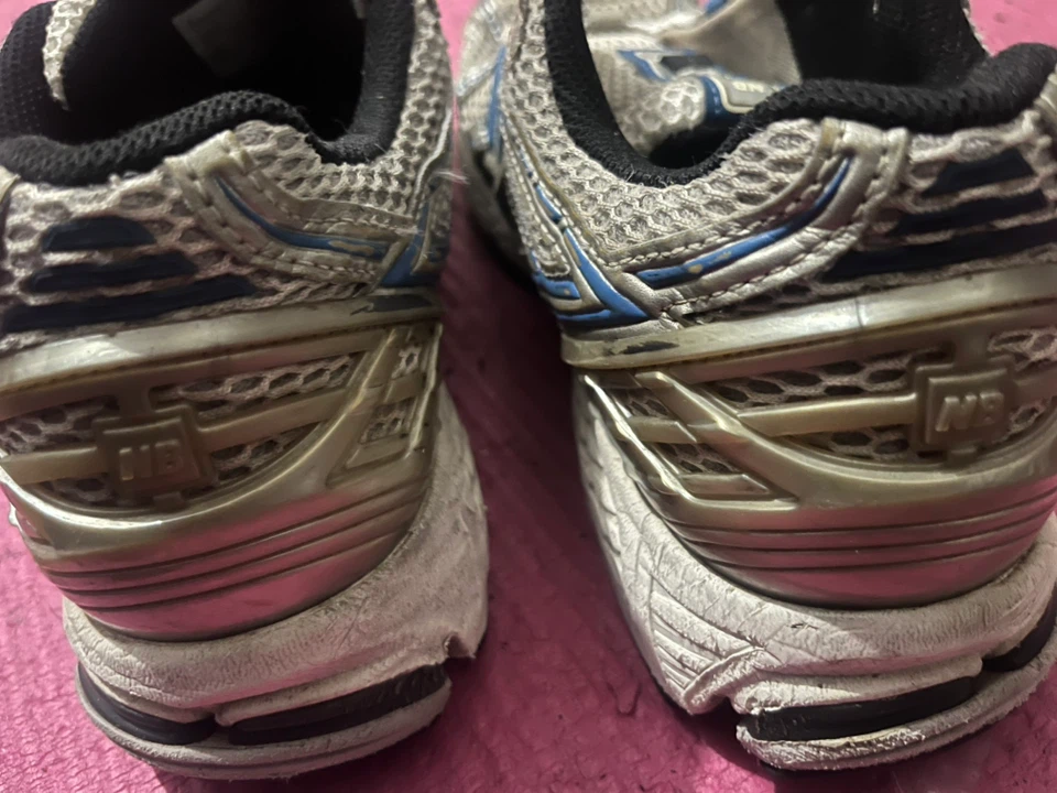 Used new balance size 11 - photo 3