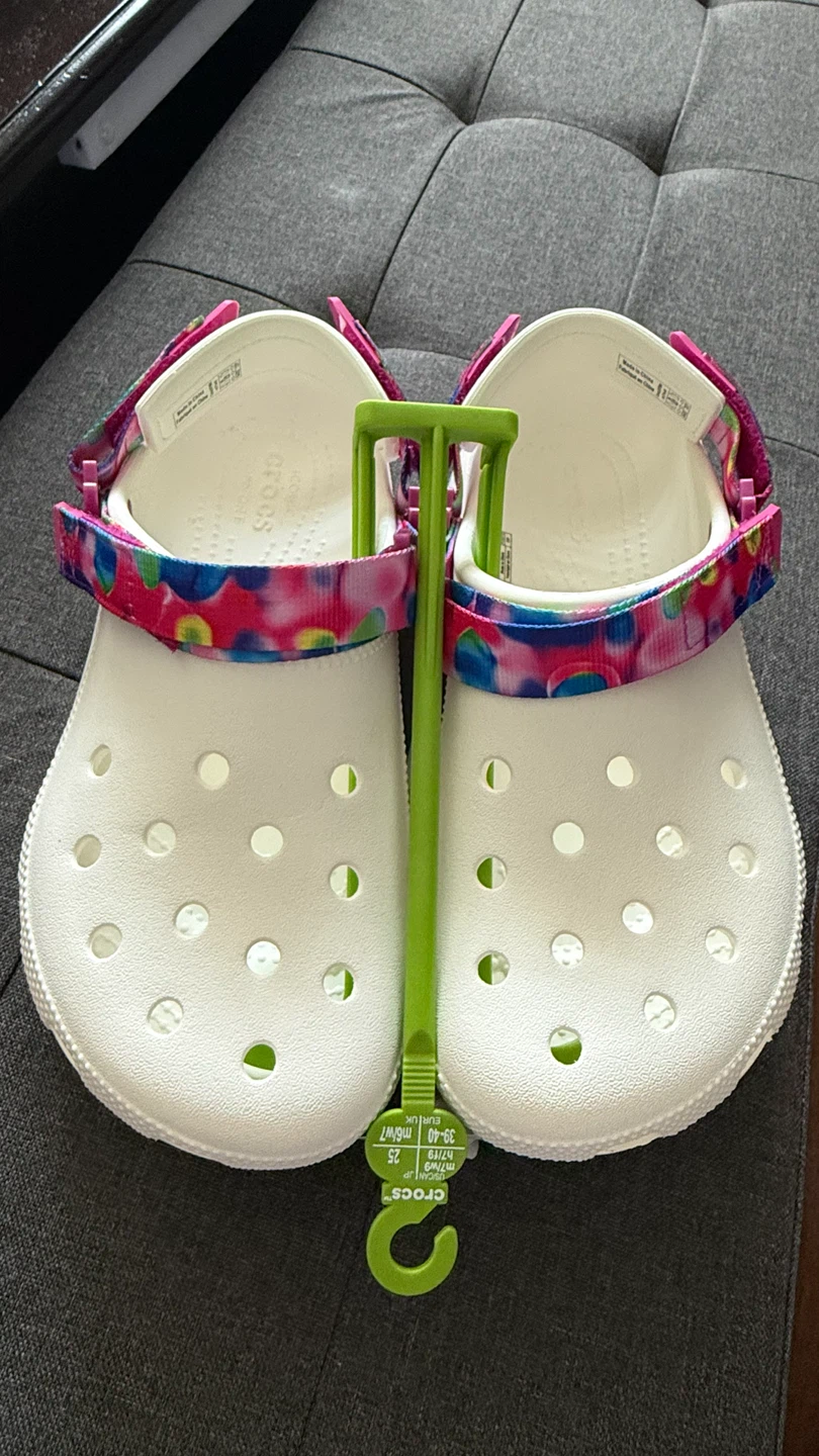 Crocs M7/W9 Tie-Dye Clogs