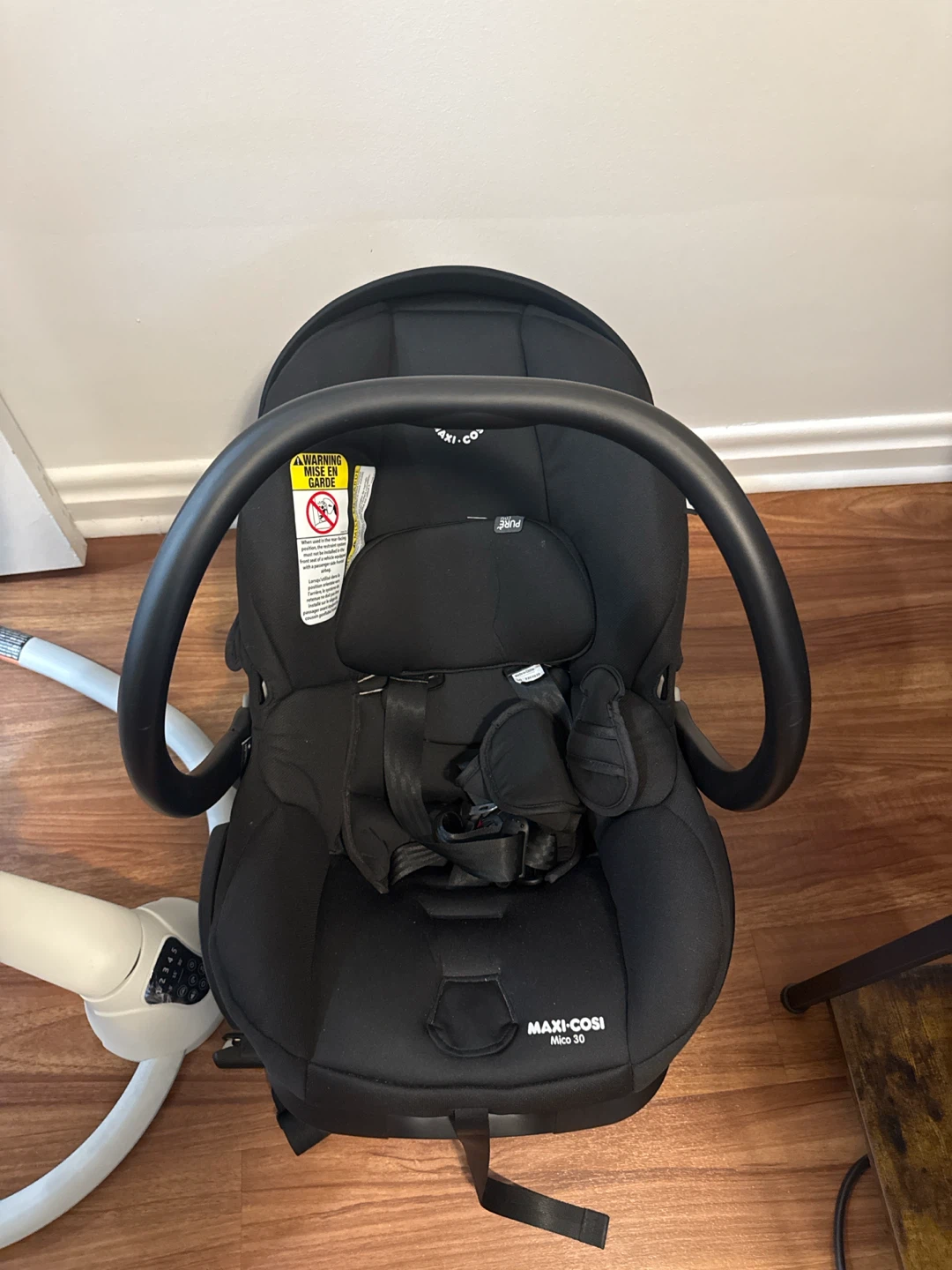 Maxi-Cosi Mico 30 Infant Car Seat – Expires 2030