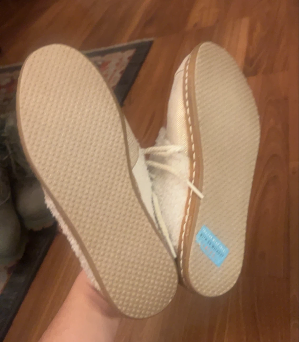 TOMS Cream Shoes - Size 7.5 - photo 2
