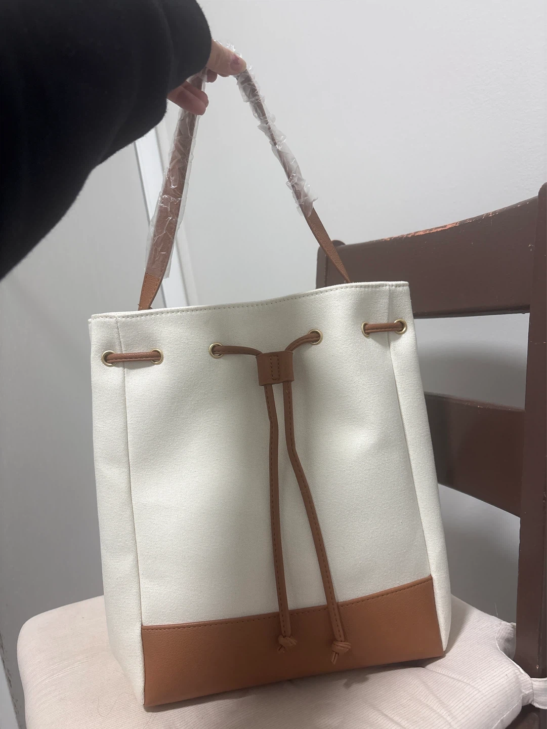 White and brown bucket bag - photo 2