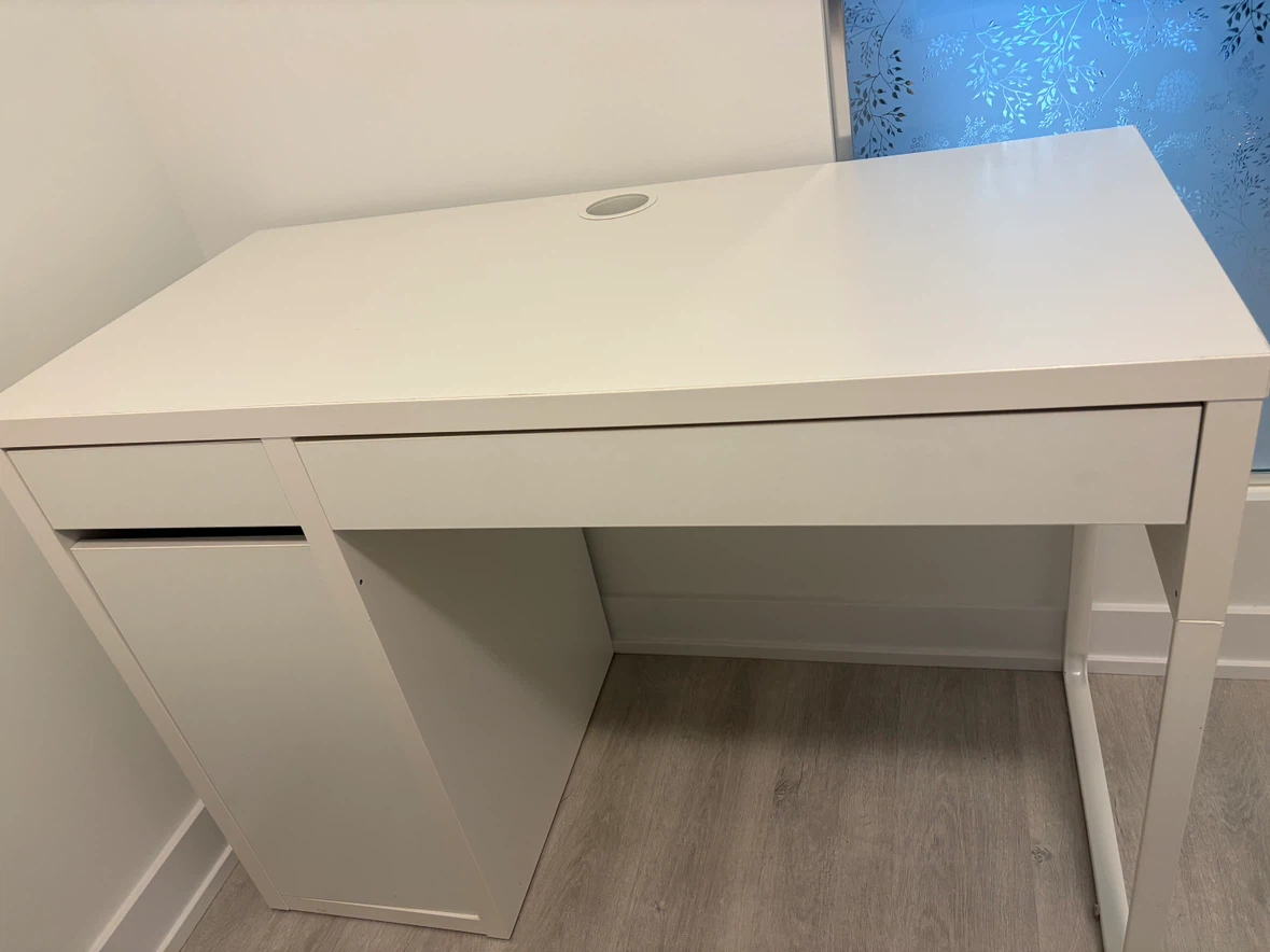 IKEA Micke Desk