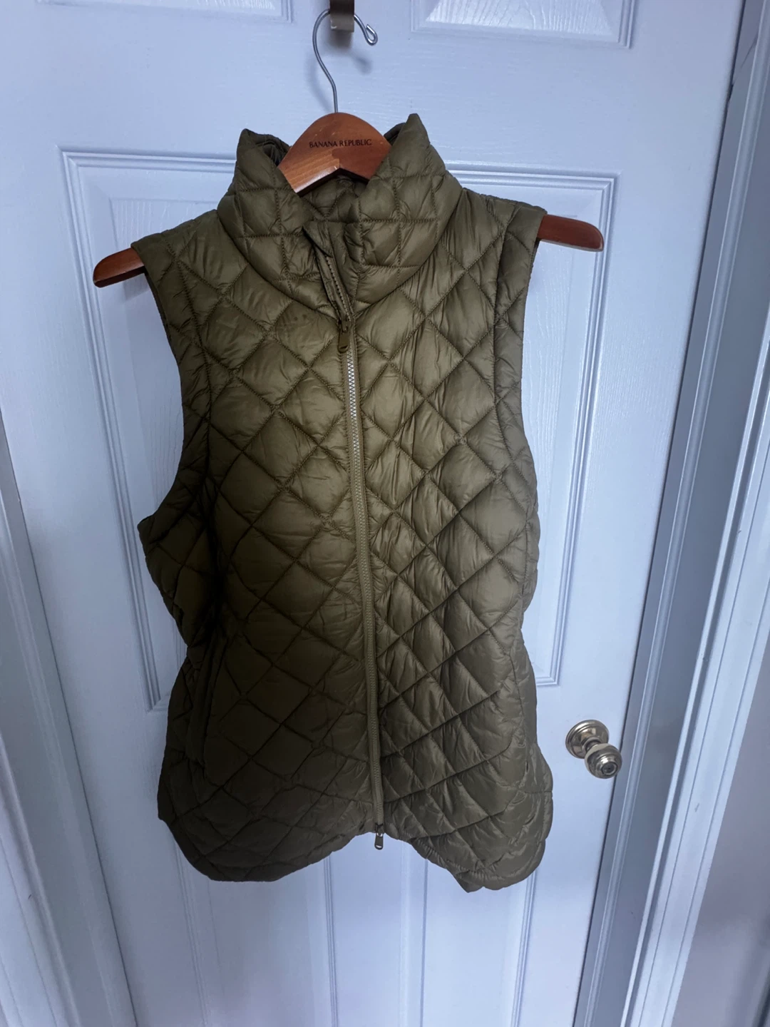 Athleta Quilted Puffer Vest Olive Green Size L